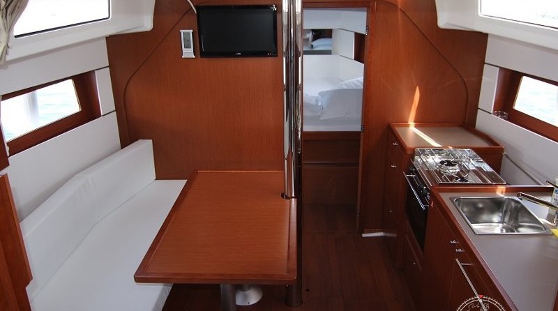 Oceanis 381