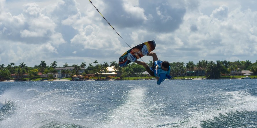 Malibu Wakesetter 22 MXZ