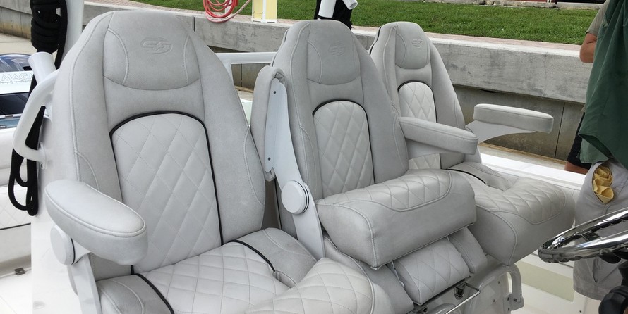 328 Sea Fox Commander