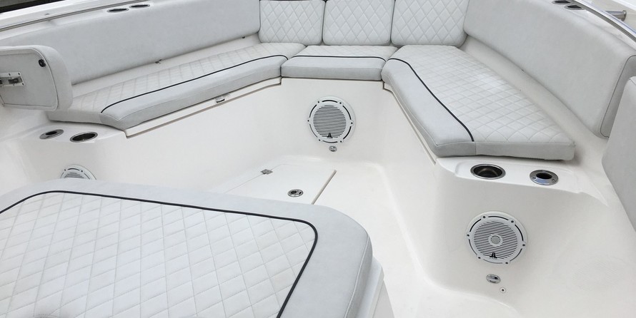 328 Sea Fox Commander