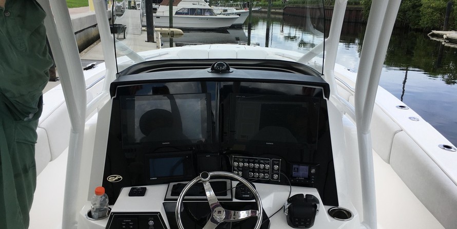 328 Sea Fox Commander