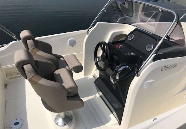 Quicksilver 675