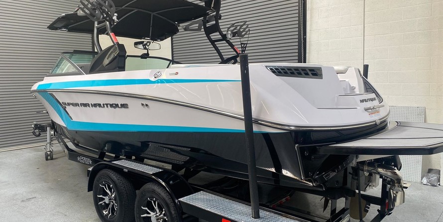 Super Air Nautique 230