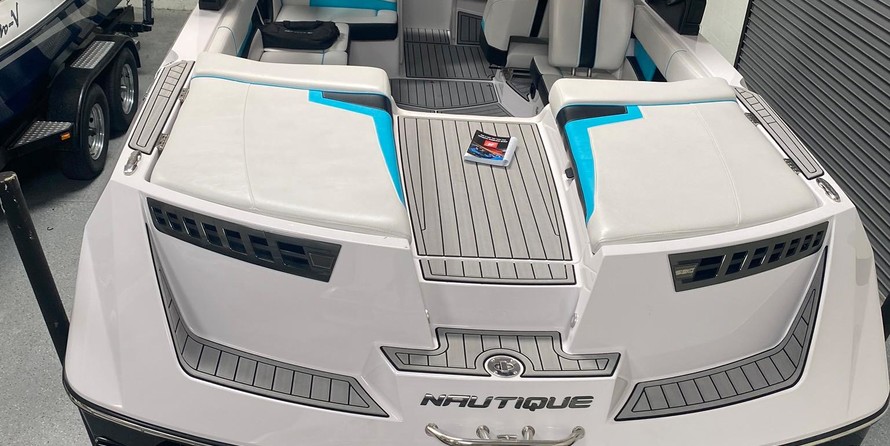 Super Air Nautique 230