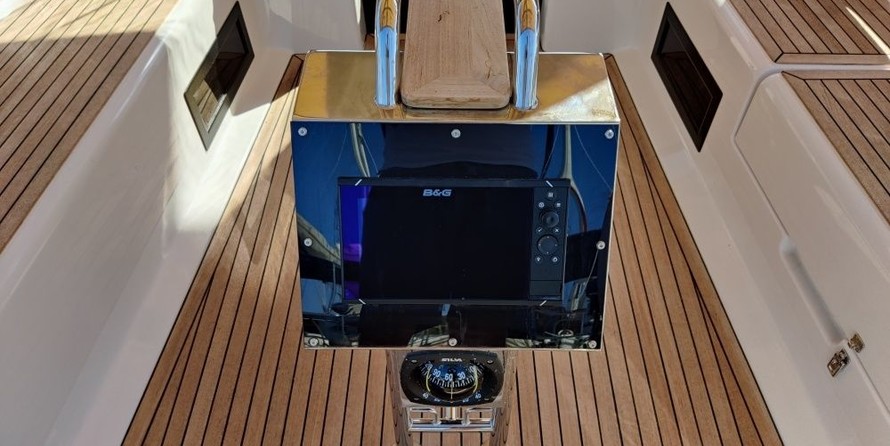 Hanse 418
