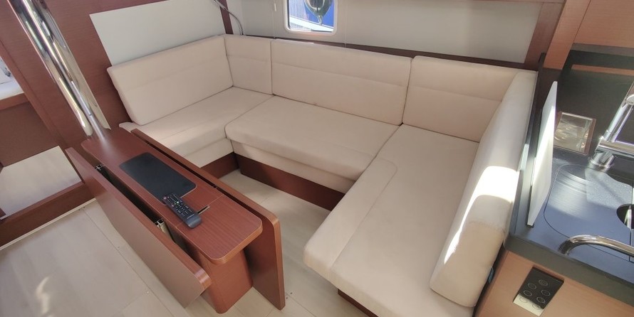 Hanse 418