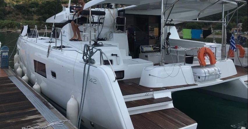 Lagoon 42