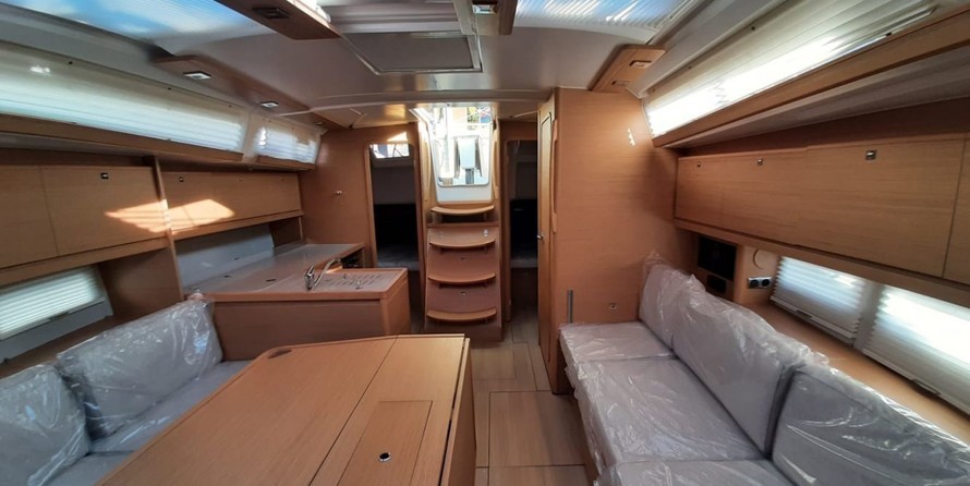 Dufour 390