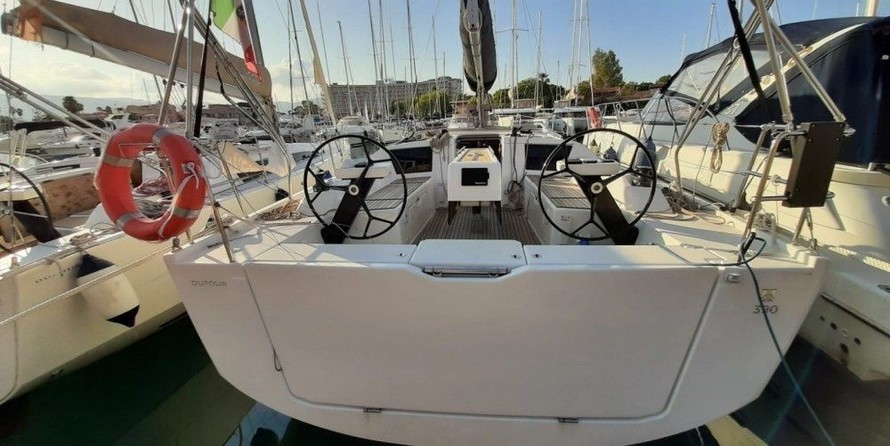 Dufour 390