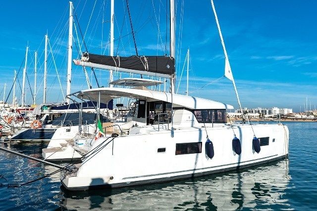 Lagoon 42