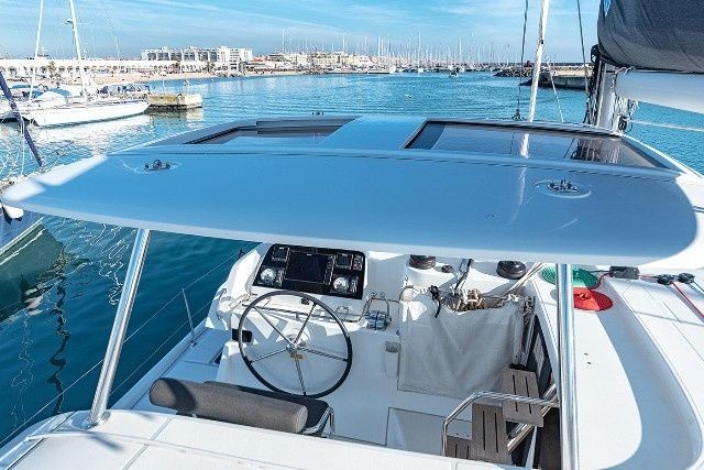 Lagoon 42