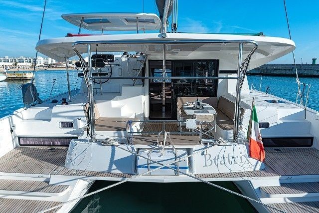 Lagoon 42
