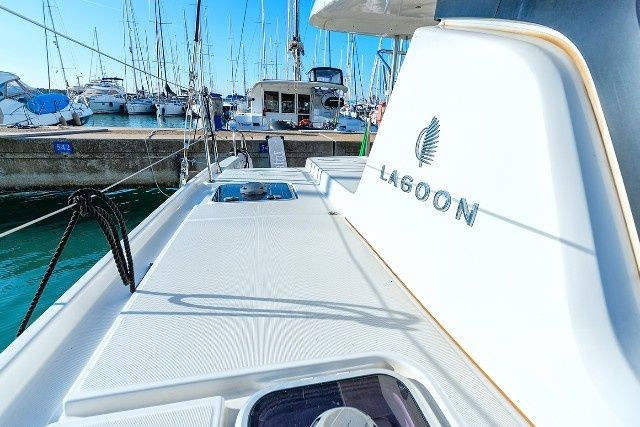 Lagoon 42