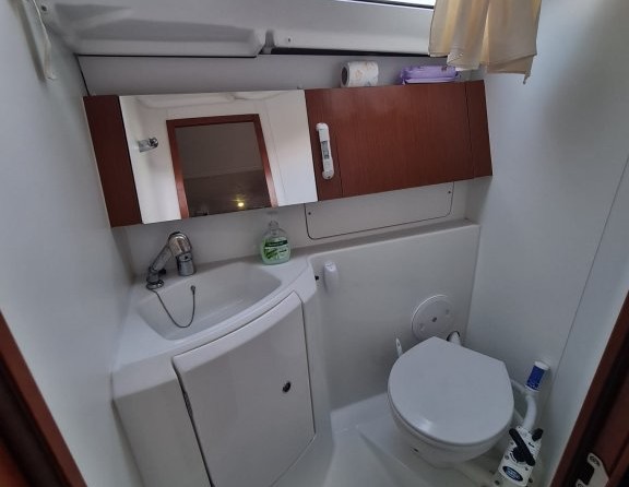 Beneteau Oceanis 37
