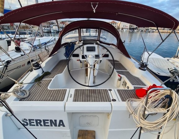 Beneteau Oceanis 37