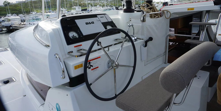 Lagoon 42