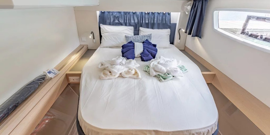 Fountaine Pajot Astrea 42