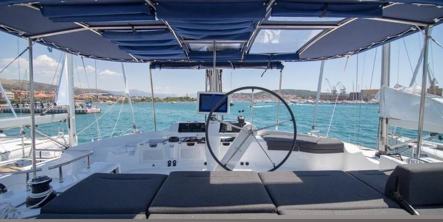 Lagoon 52 - 6 + 2 cab.