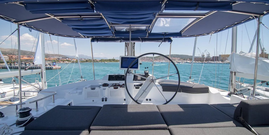 Lagoon 52 - 6 + 2 cab.