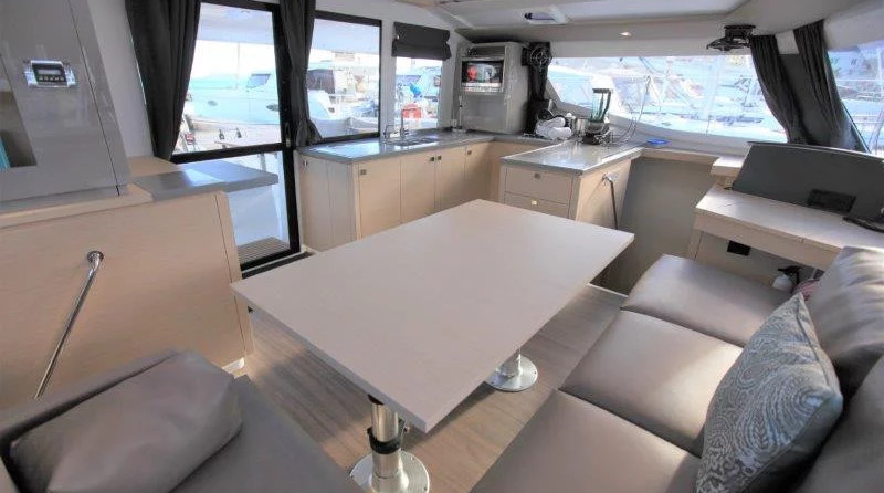 Fountaine Pajot Helia 44 Evolution