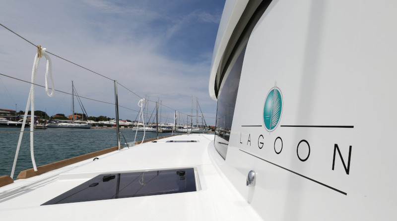 Lagoon 52