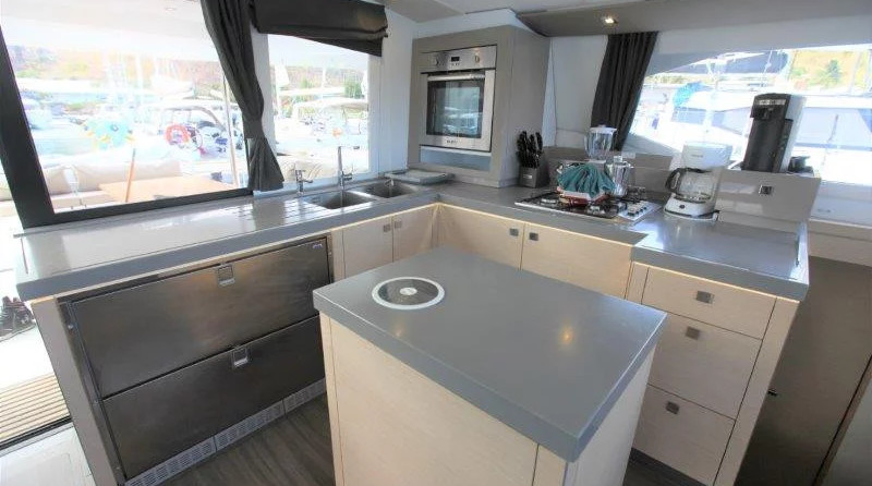 Fountaine Pajot Saona 47