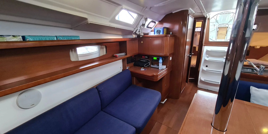 Beneteau Oceanis 37