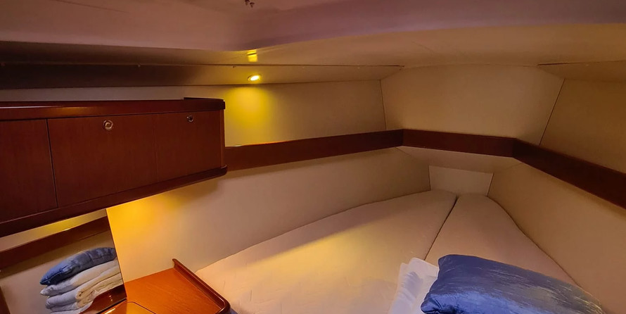 Beneteau Oceanis 37