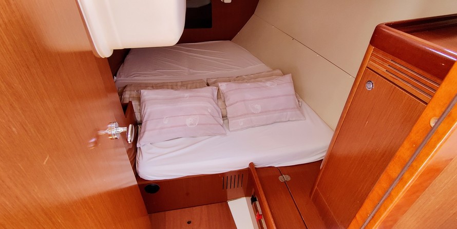 Beneteau Oceanis 37