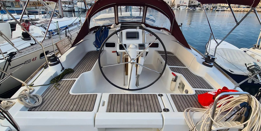Beneteau Oceanis 37