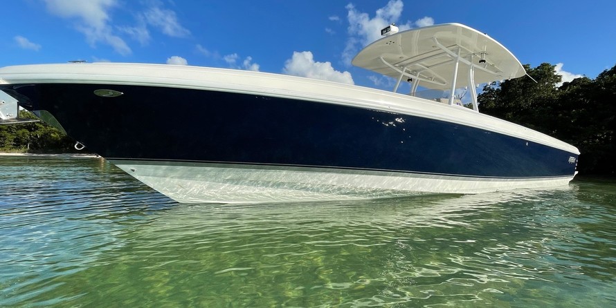 Intrepid 323 OPEN