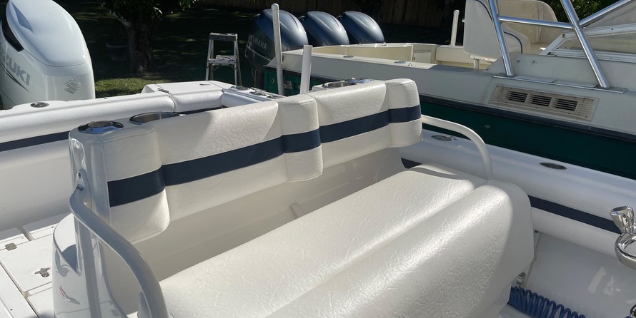 Intrepid 323 OPEN