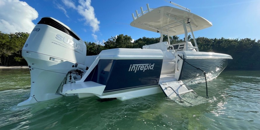 Intrepid 323 OPEN