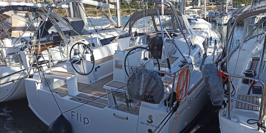 Beneteau Oceanis 38.1