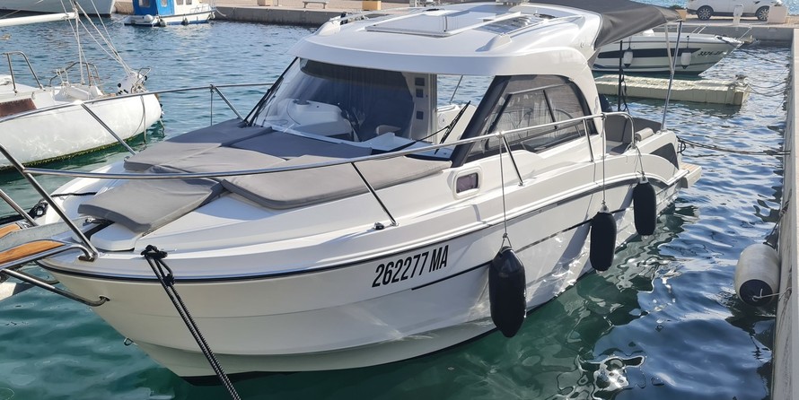 Beneteau Antares 8