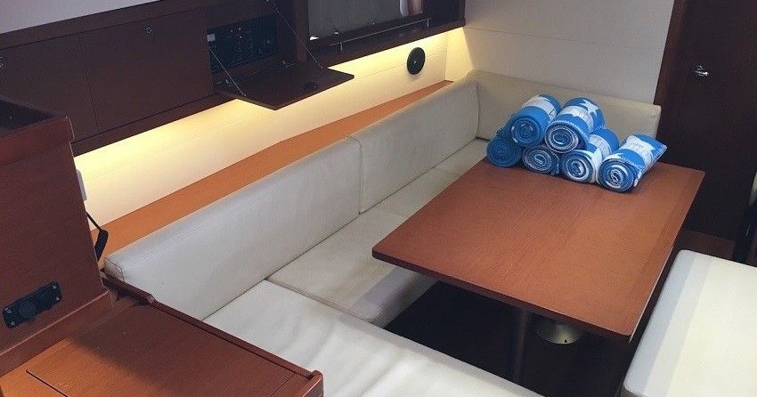 Beneteau Oceanis 48