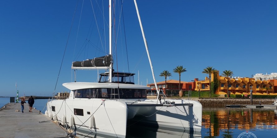 Lagoon 42