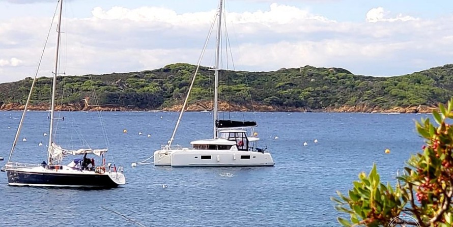 Lagoon 42