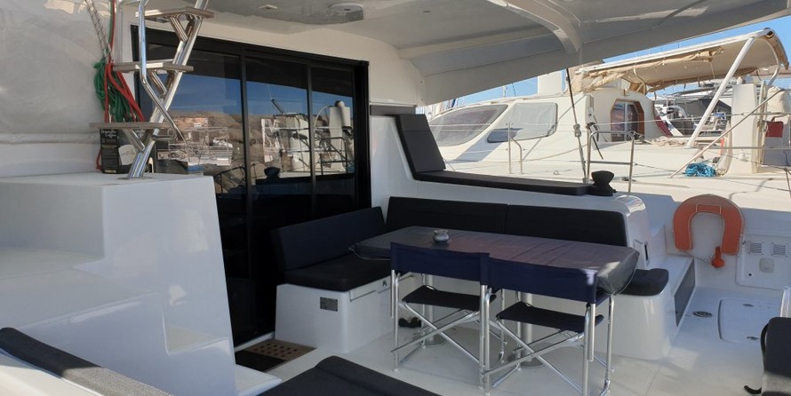 Lagoon 42