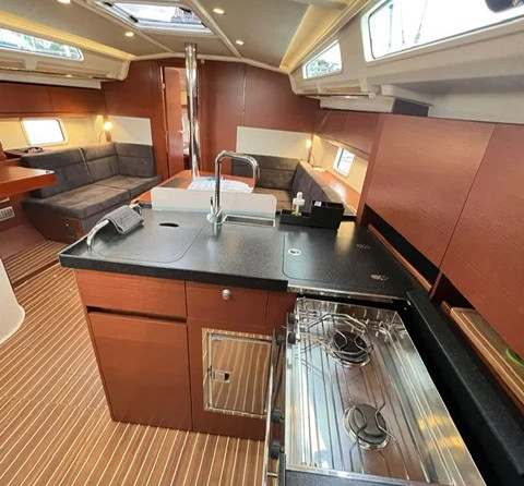 Beneteau Oceanis 50 Family