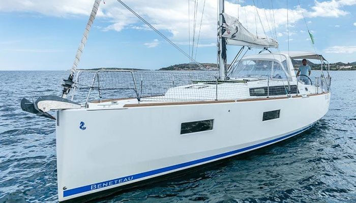 Beneteau Oceanis 38