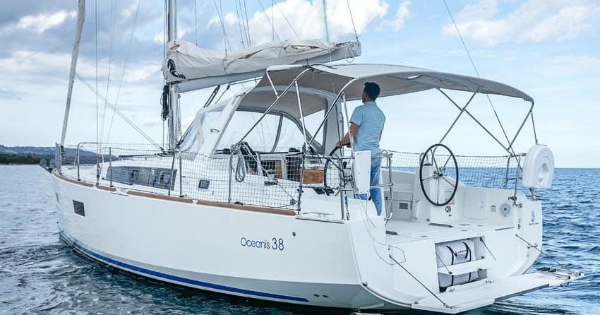 Beneteau Oceanis 38