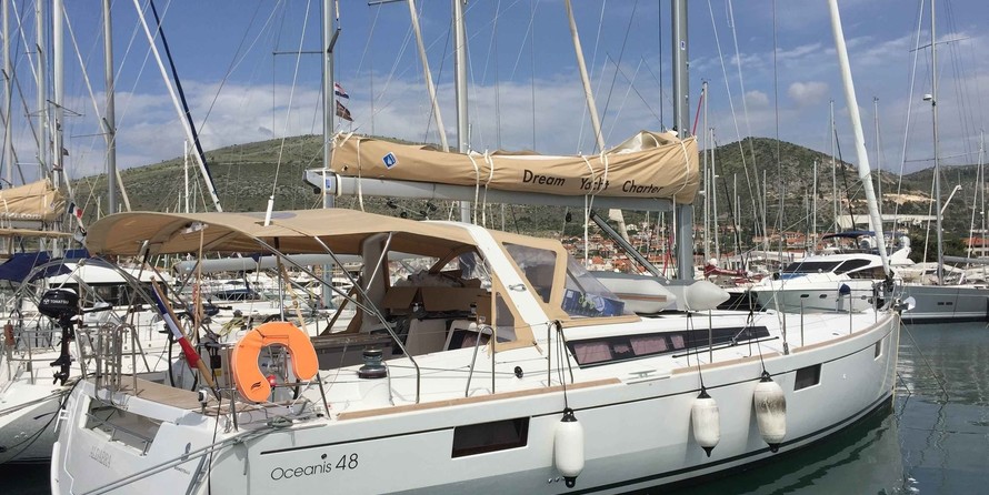 Beneteau Oceanis 48