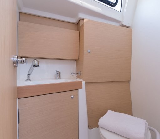 Beneteau Oceanis 38.1