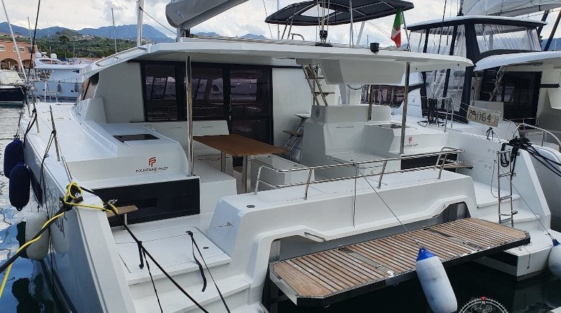 Fountaine Pajot Astréa 42