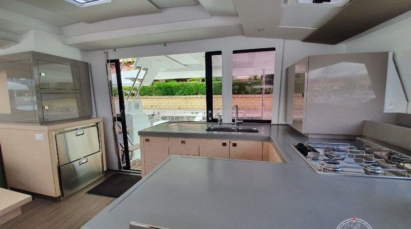 Fountaine Pajot Astréa 42