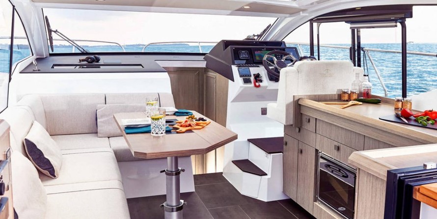 Sealine C330
