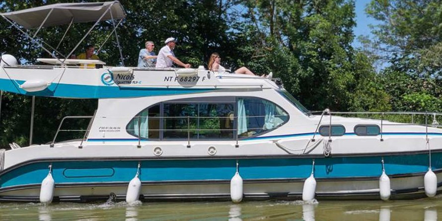 Cantieri estensi goldstar 560 c fly