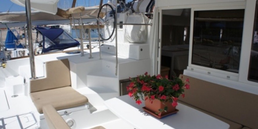 Lagoon 400