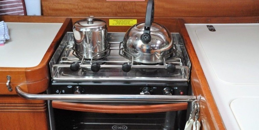 Dufour 40